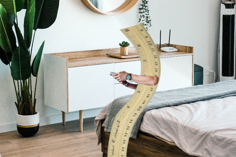 9-Inch Ruler Inundated With Grindr Messages, Just Wants A Date